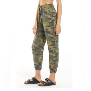 Z Supply Camo Joggers NWOT
